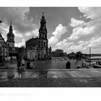 Sächsische Impressionen " Dresden - der Blick, zur Hofkirche "