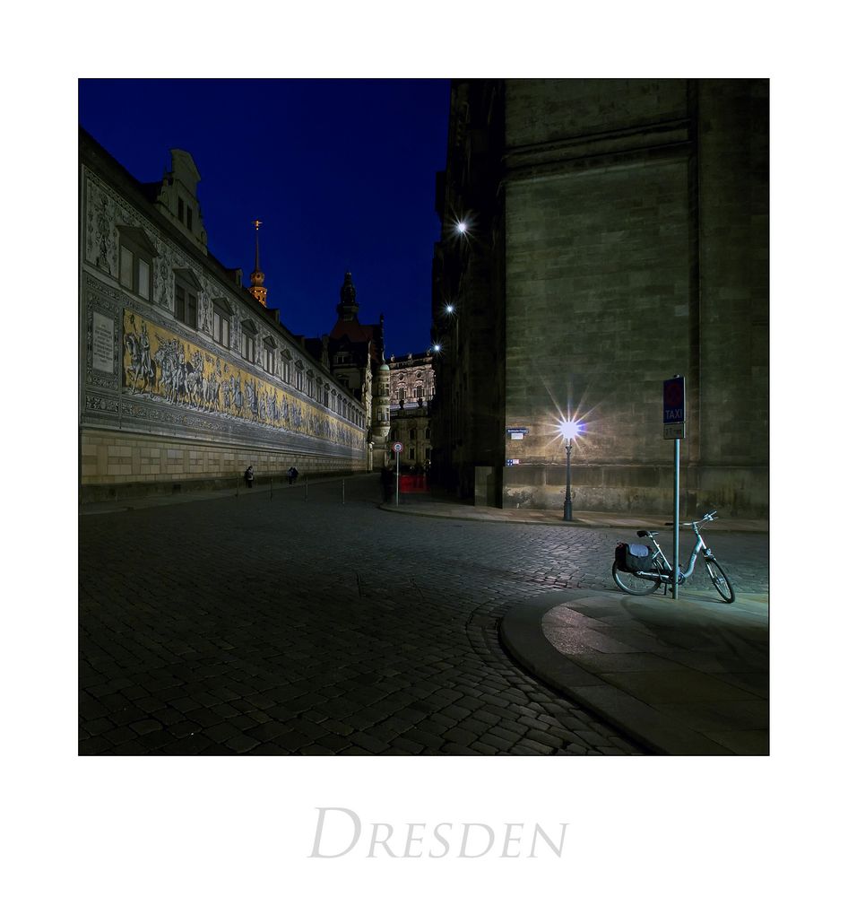 Sächsische Impressionen " Dresden - der Fürstenzug und das Fahrrad..."