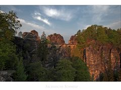 Sächsische Impressionen " Elbsandsteingebirge - die Bastei in der Morgensonne...."