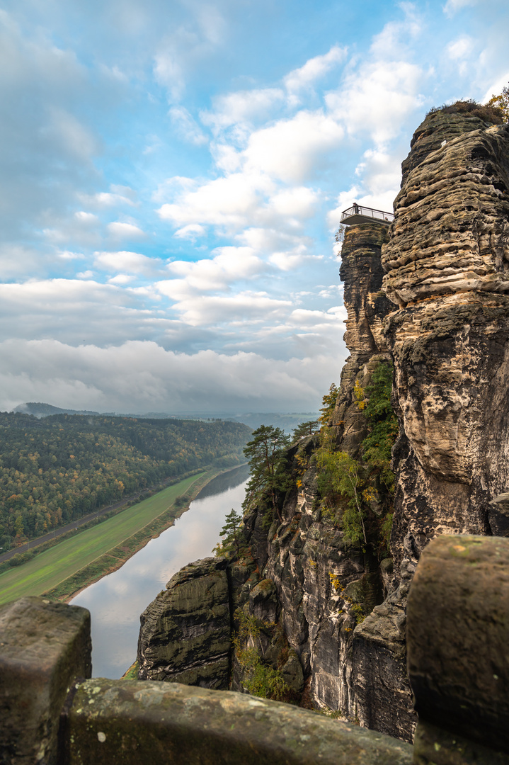 Sächsische Schweiz - Aussicht von der Basteibrücke 