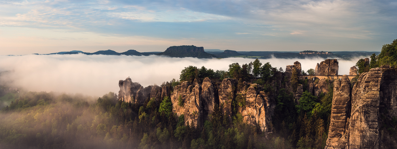 Sächsische Schweiz - Bastei im Morgennebel