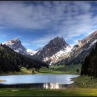 Sämtisersee mit Bergkulisse