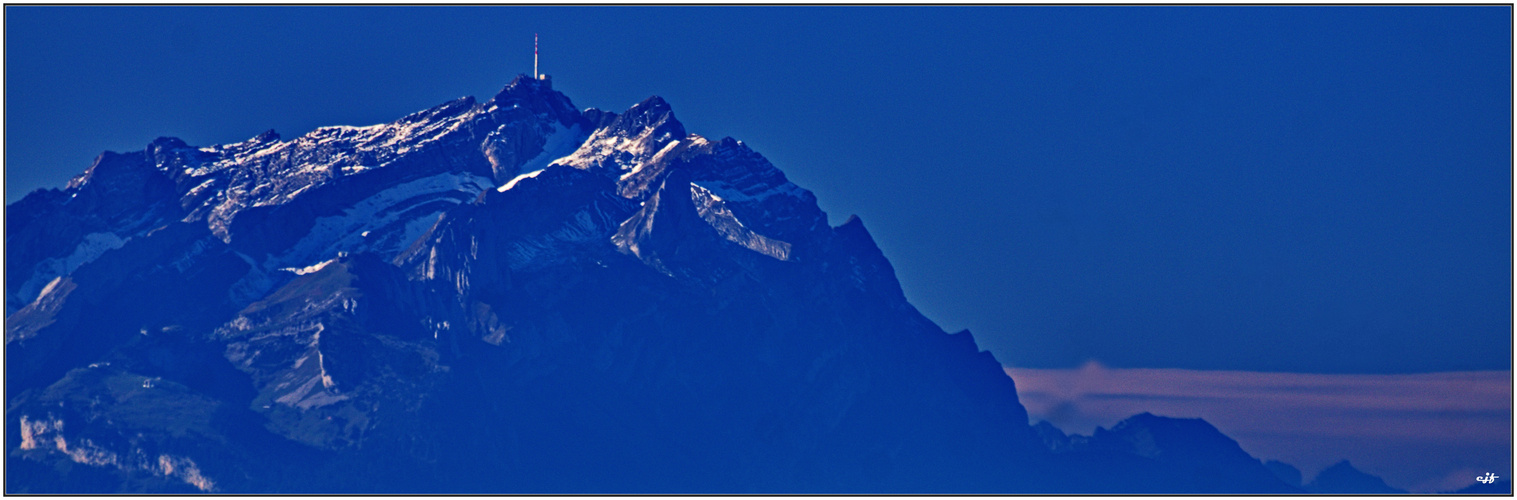 Säntis im ersten Morgenlicht