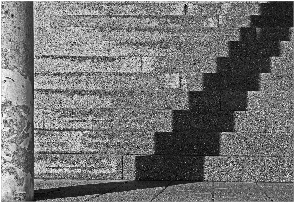 Säule mit Treppe