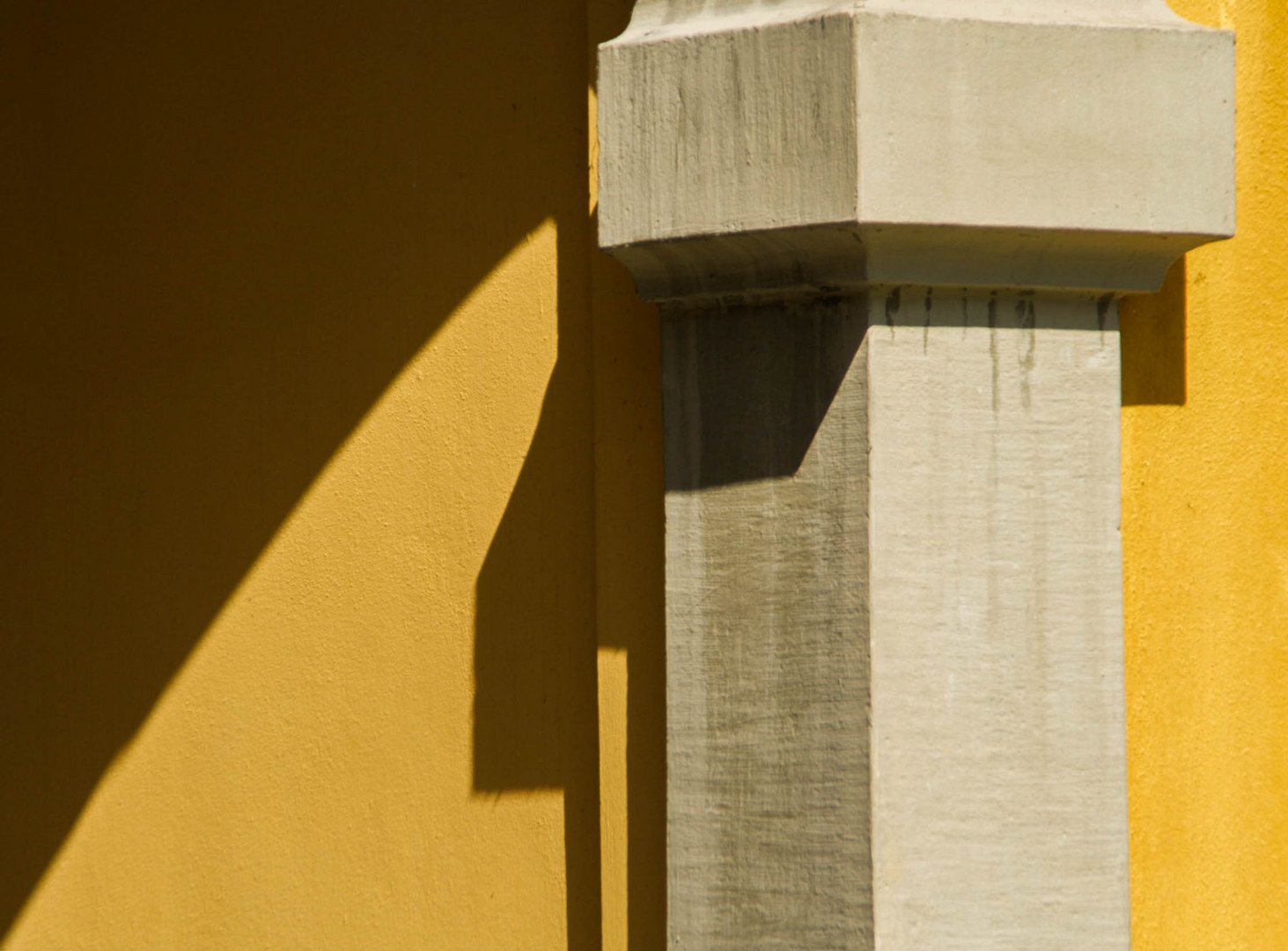 Säule und Schatten