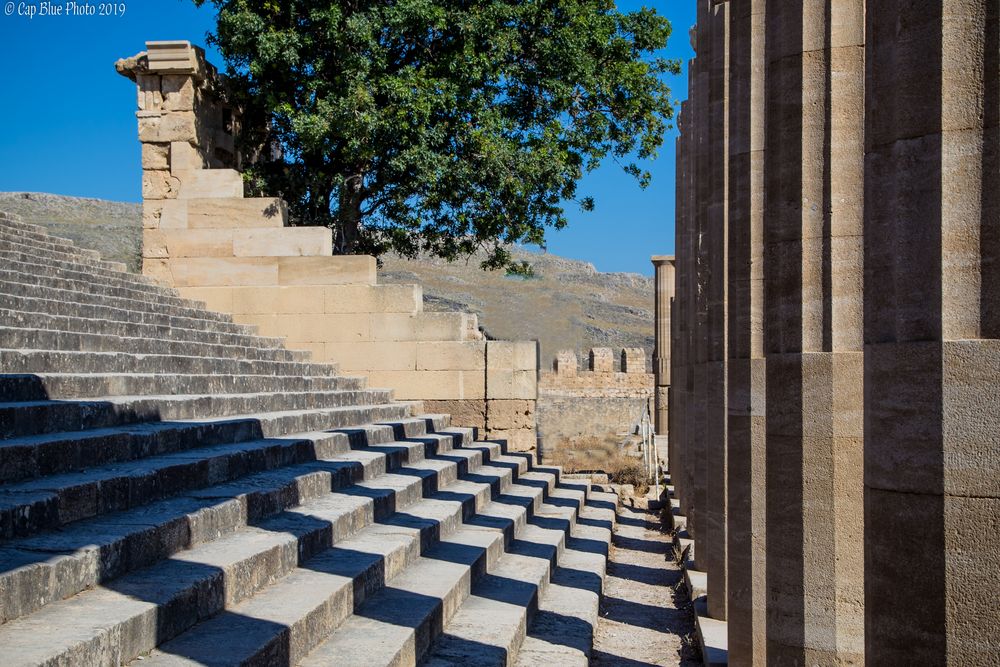 Säulen der Akropolis mit Schattenwurf Lindos Rhodos