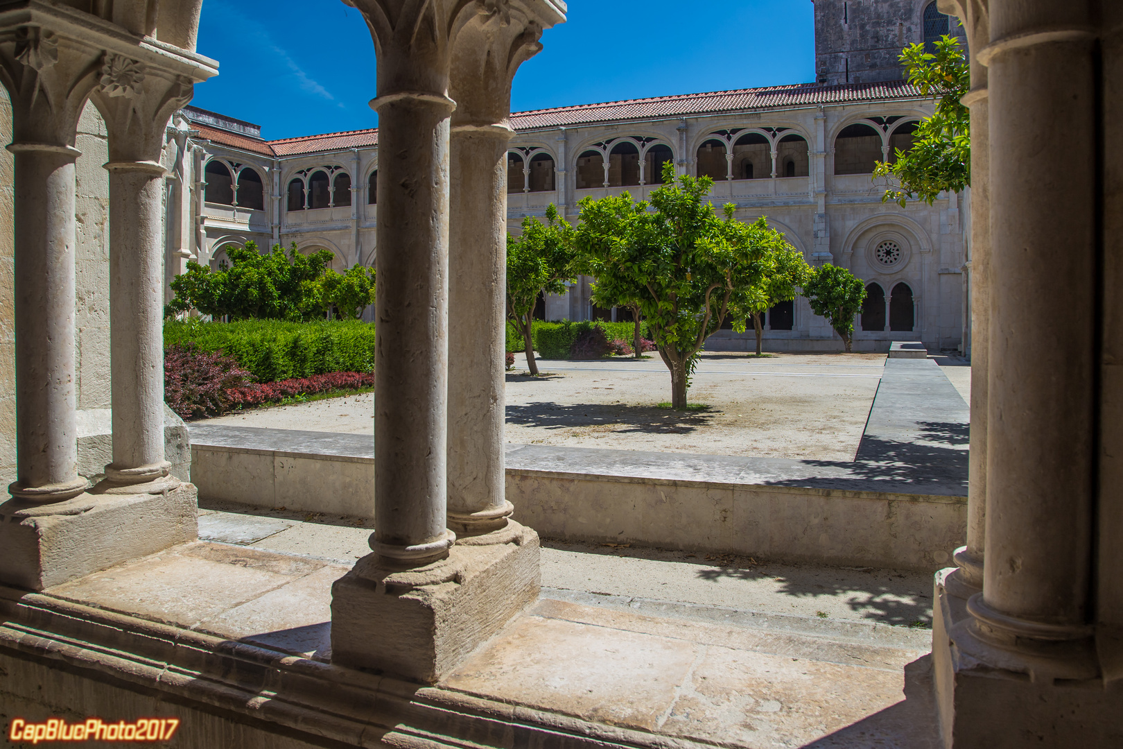 Säulen des Kreuzganges zum Garten des Klosters Alcobaca