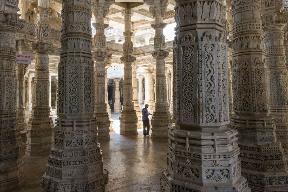 Säulen im Jaintempel von Ranakpur