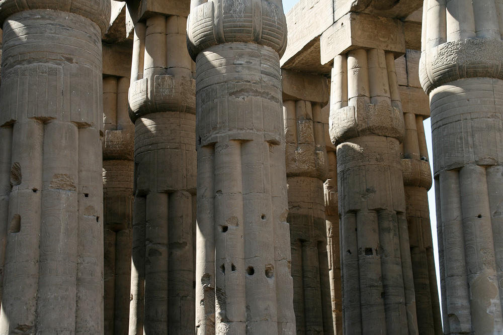 Säulen im Luxor-Tempel