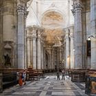 Säulen in der neuen Kathedrale in Cadiz