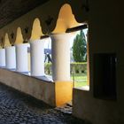 Säulengang der Kirchburg Tartau, Siebenbürgen, Rumänien