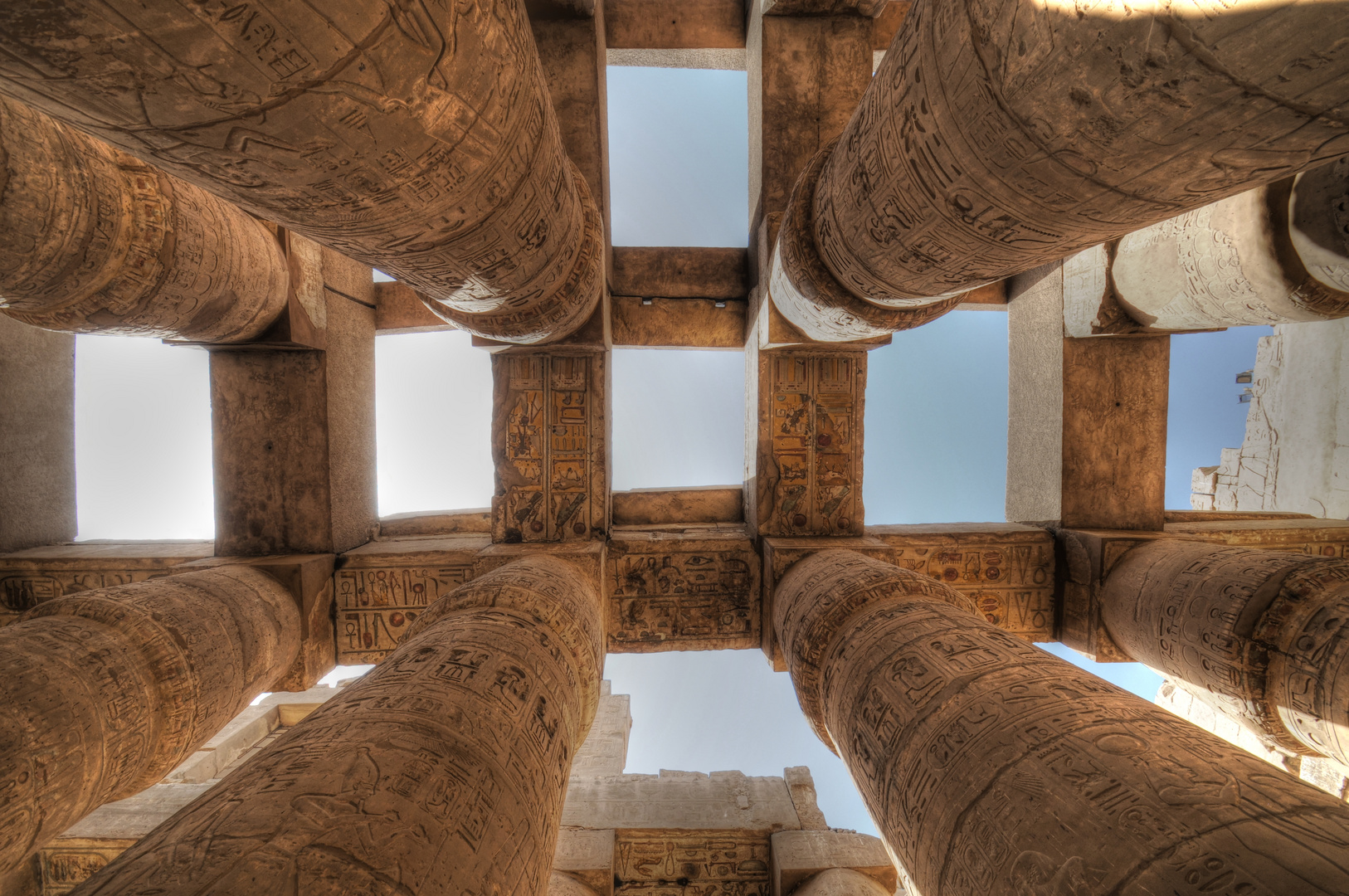 Säulenhalle im Tempel von Karnak