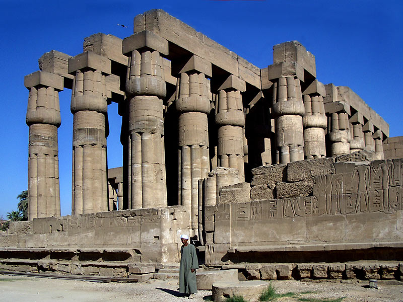 Säulenhalle von Amenophis III in Luxor