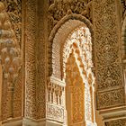 Säulenkunst in der Alhambra, Granada, Andalusien