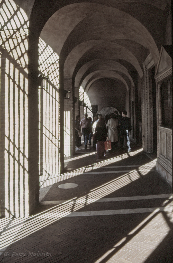 Säulenvorhalle der Kirche Santa Maria in Cosmedin