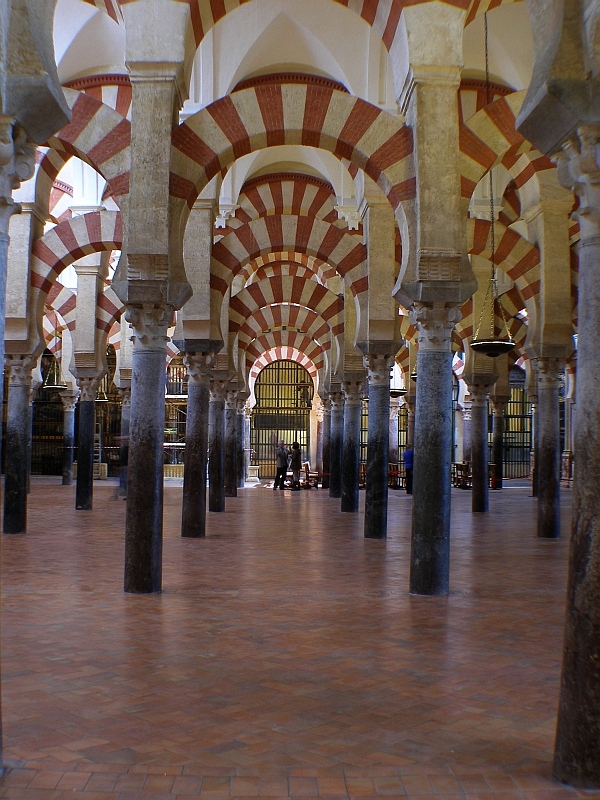 Säulenwald in der Kathedrale von Cordoba