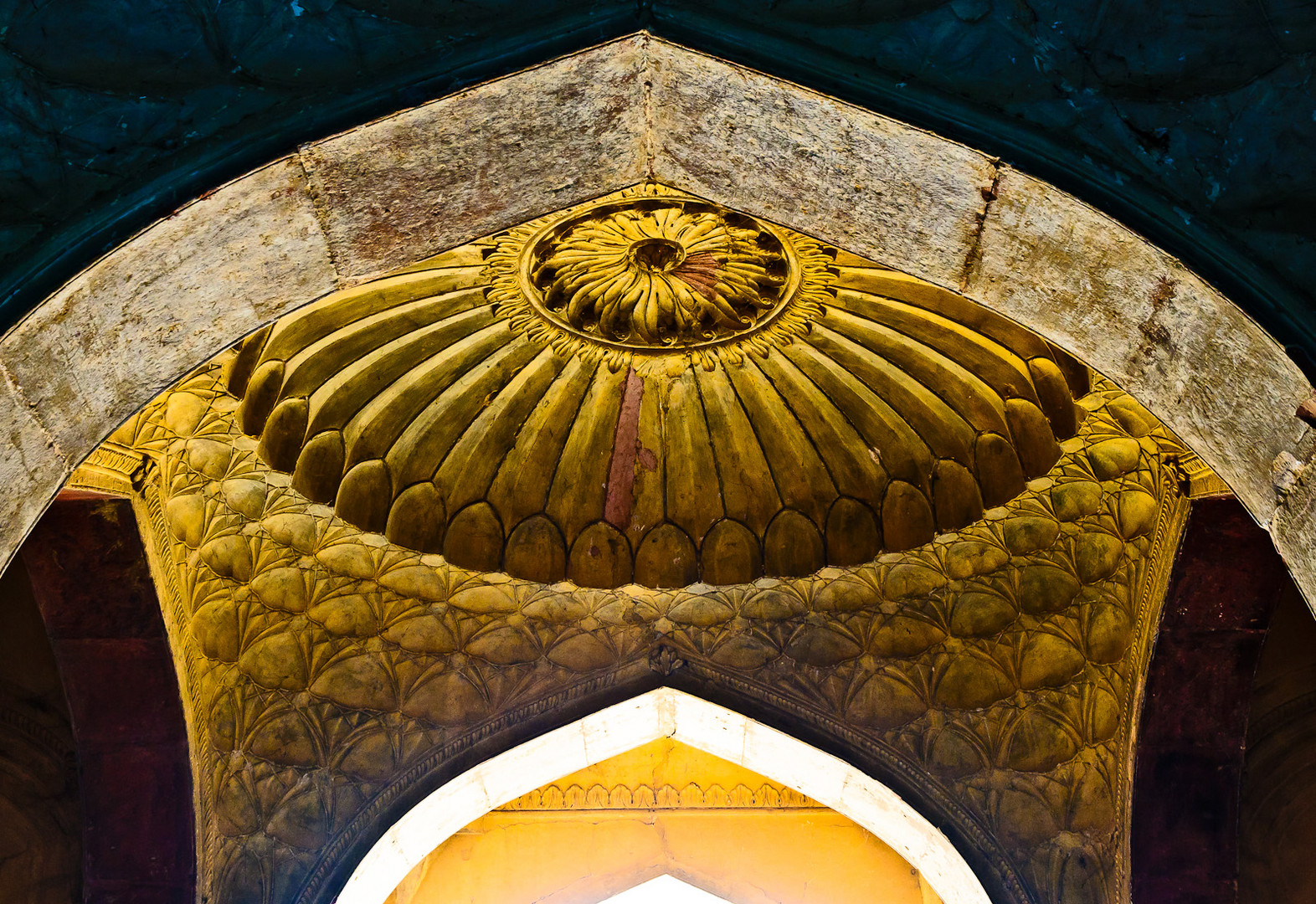 Safdarjung's Mausoleum in Delhi (2)