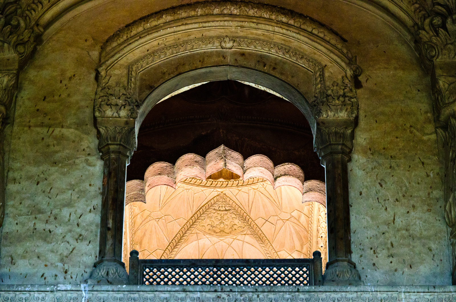 Safdarjung's Mausoleum in Delhi (3)