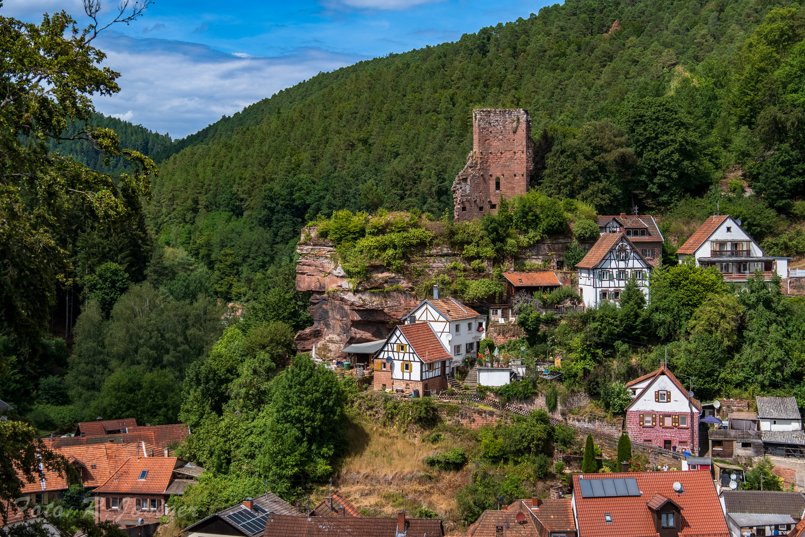 Sagenhaft-                                                                     Burgruine Elmstein