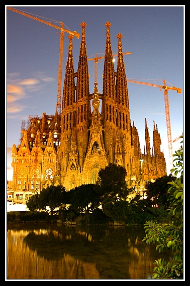 Sagrada de Noche