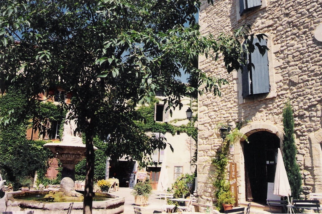 Saignon, Place de la Fontaine