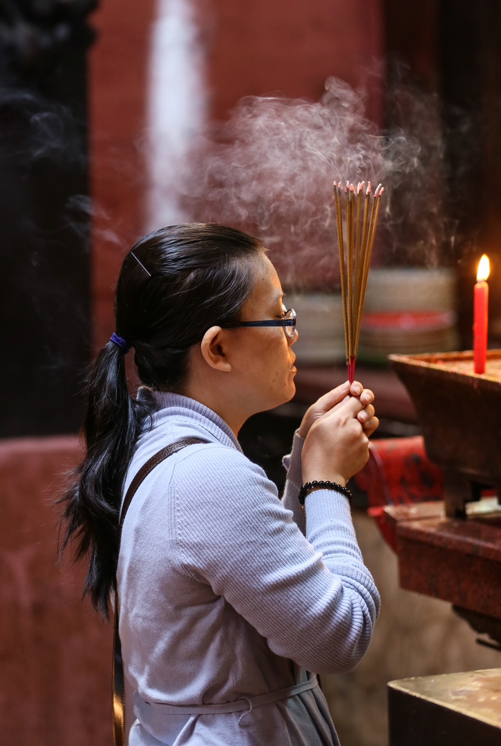 Saigon, Jade Kaiser Pagode, Beten