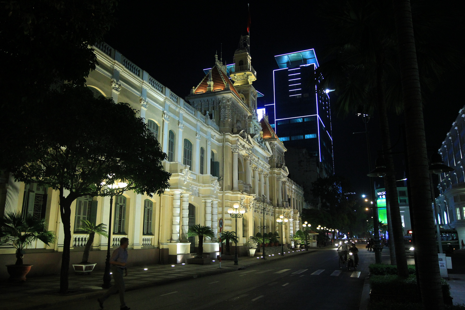 Saigon, Rathaus bei Nacht