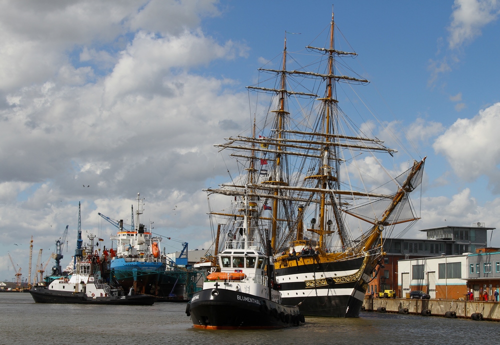 Sail Bremerhaven 2010: Amerigo Vespucci