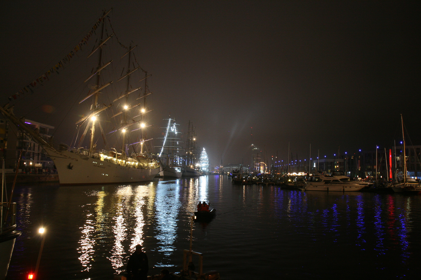 Sail Bremerhaven2015 Hafen bei Nacht1