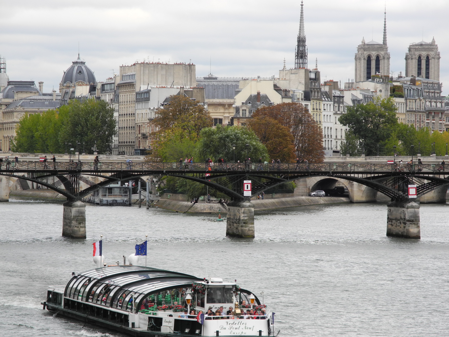 SAILING ALONG IN PARIS