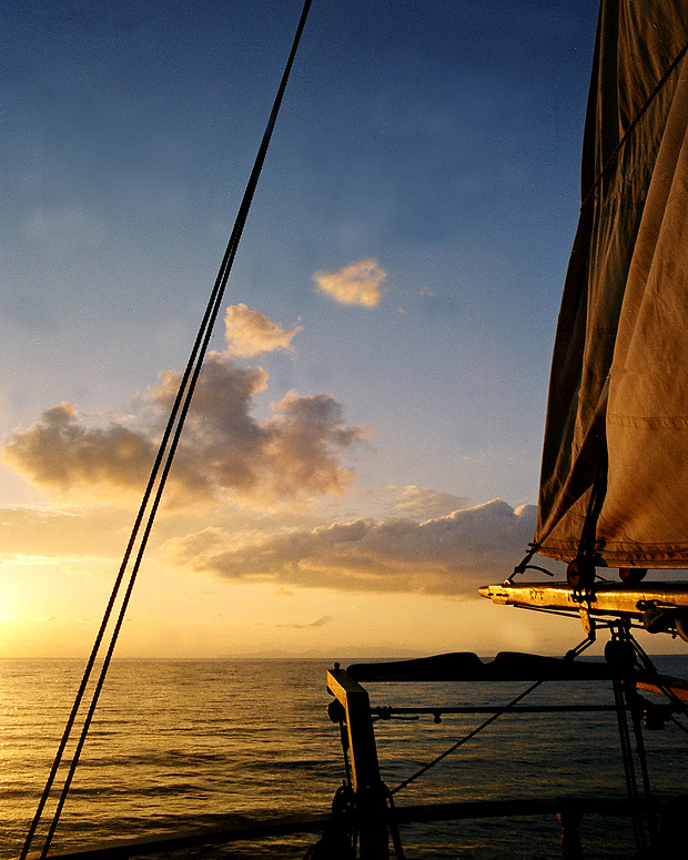 sailing into evening light, Segeln ins Abendlicht