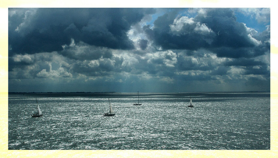 ... sailors' mood ... 2004-08-13