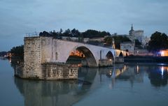 Saint Benezet, die berühmte Brücke von Avignon