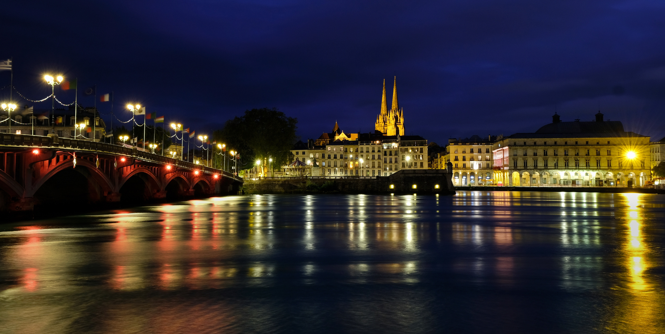 Saint Esprit und Dom von Bayonne