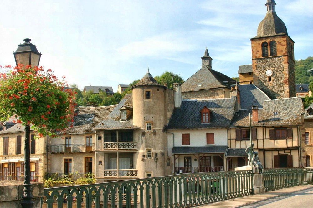 SAINT  GENIEZ  D' OLT    AVEYRON