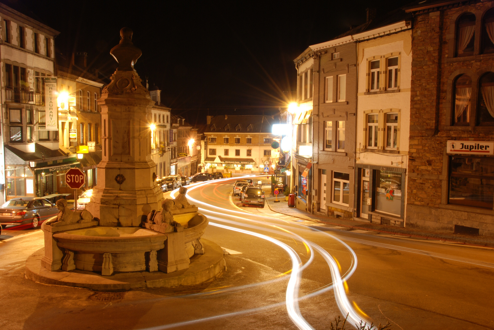 Saint-Hubert by night