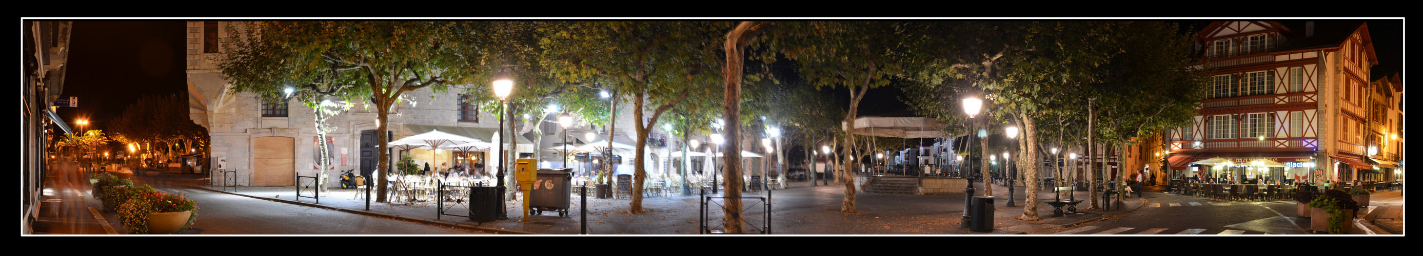 Saint Jean de Luz - Pyrénées Atlantiques - Place Louis XIV.