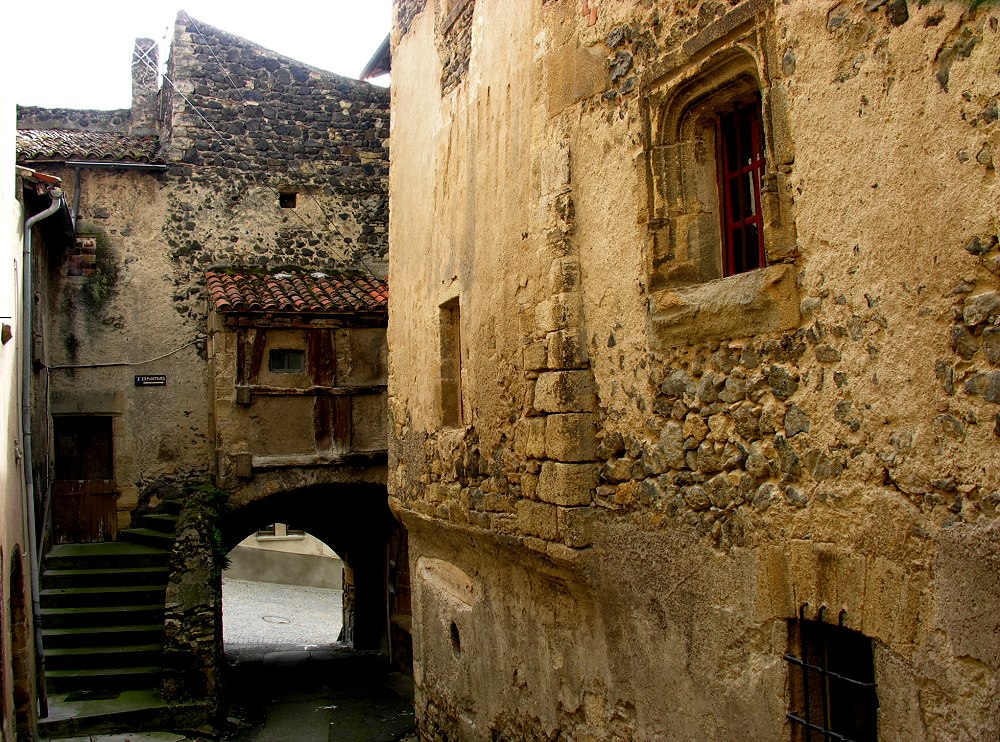 Saint-Saturnin (Puy-de-Dôme)