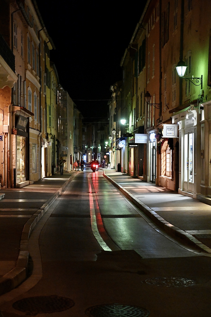 Saint-Trope…….. Rue de la Nuit