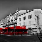 Saint Tropez en rouge.