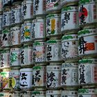 Sake Fässer im Meiji-Tempel in Tokyo Harajuku