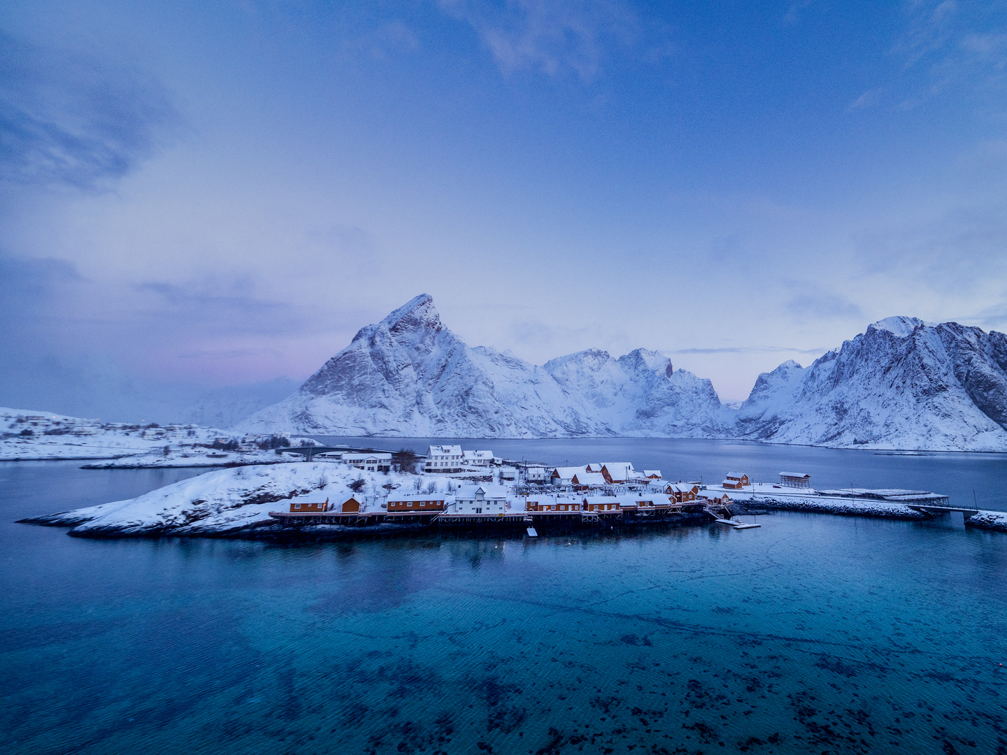 Sakrisoya_Lofoten_2019