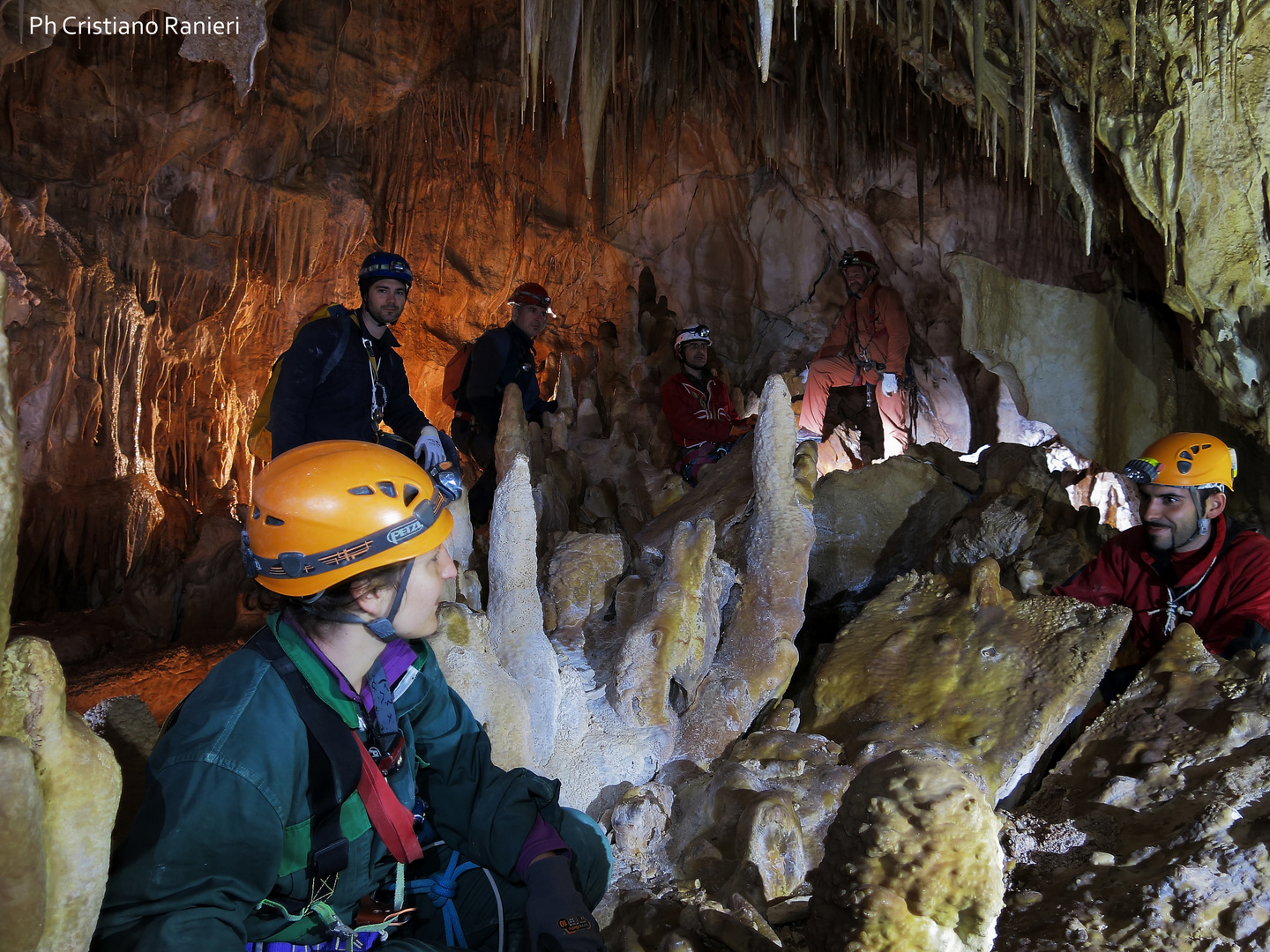 Sala delle concrezioni. Grotta GIS