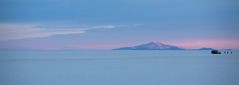 [ … Salar de Uyuni - first light ]