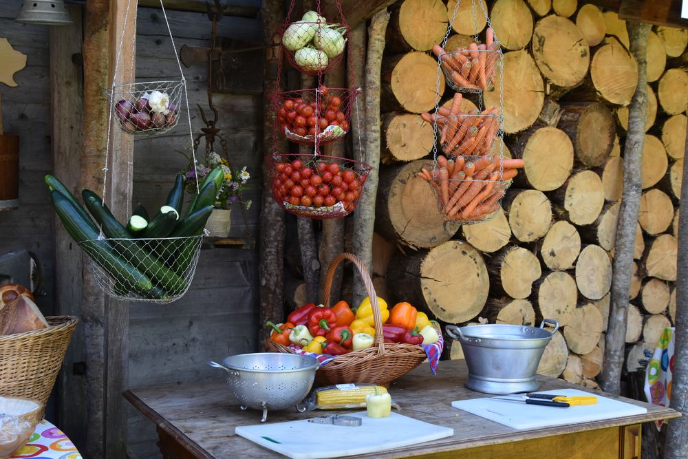 Salatbuffet auf der Alp