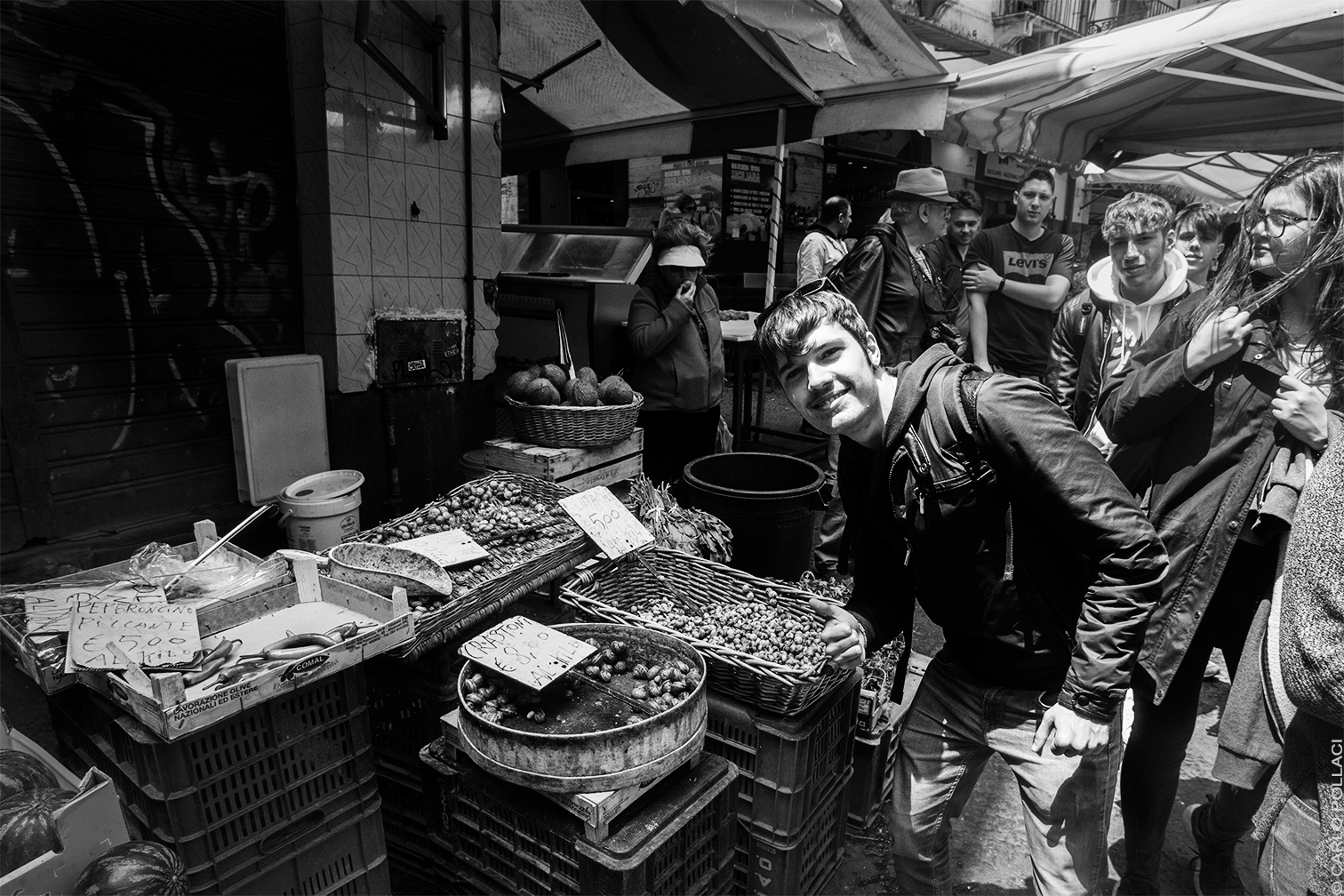 Sale of snails to the popular market