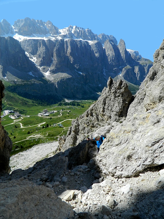 Salendo dal passo Gardena