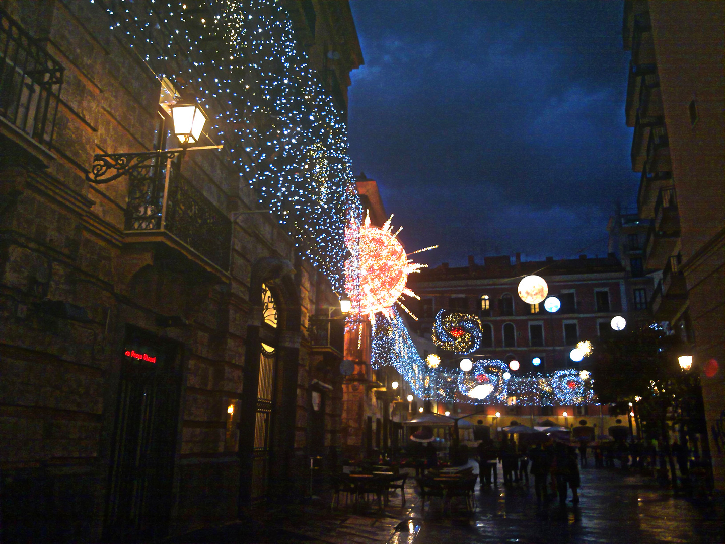 salerno-illuminazioni di fine anno: tanti auguri a tutti gli iscritti a fc di buon anno!!!