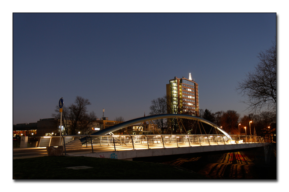 Salford-Brücke und Rathaus in Lünen