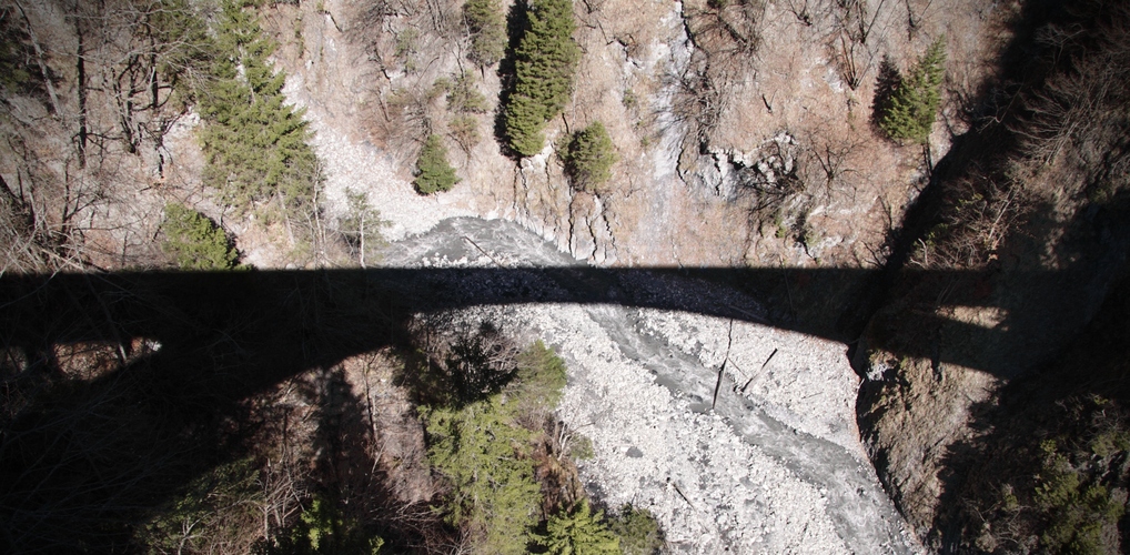 Salginatobelbrücke - verbinden und teilen